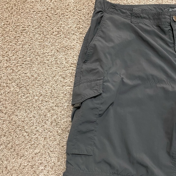 Columbia Shorts‎ Mens 40 Gray 100% Nylon Omni-Shade Sun Protection Cargo - Picture 3 of 6